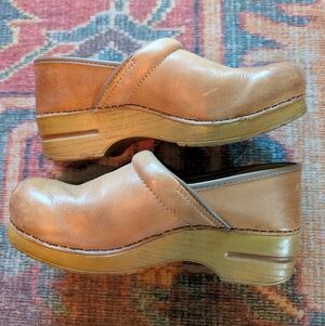Dansko Professional Clogs in Honey